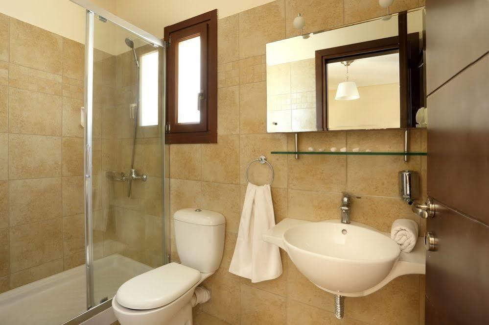 Aithra Apartments & Suites Gavrio Buitenkant foto