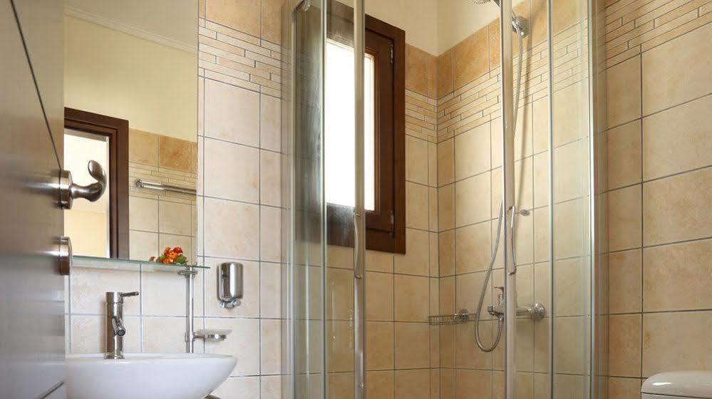 Aithra Apartments & Suites Gavrio Buitenkant foto
